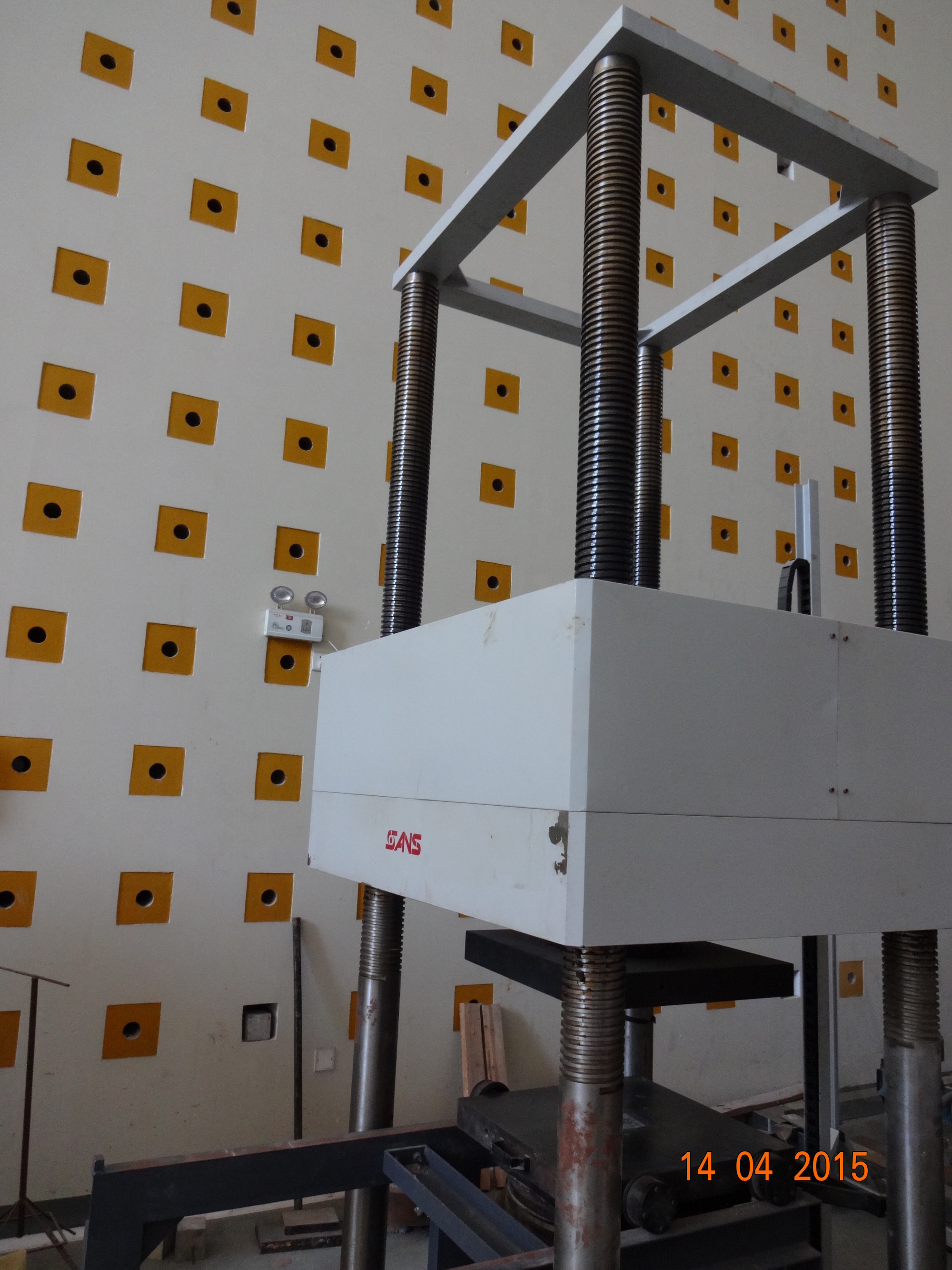 1463389919111000.jpg 压力试验机.jpg